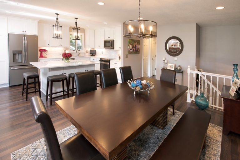 Project Feature: A Kitchen for Hosting Family