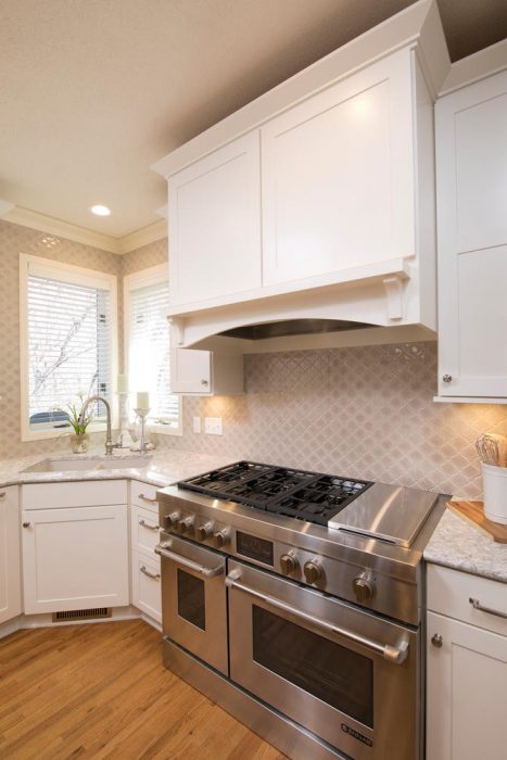Backsplash kitchen tile cream and white cabinets