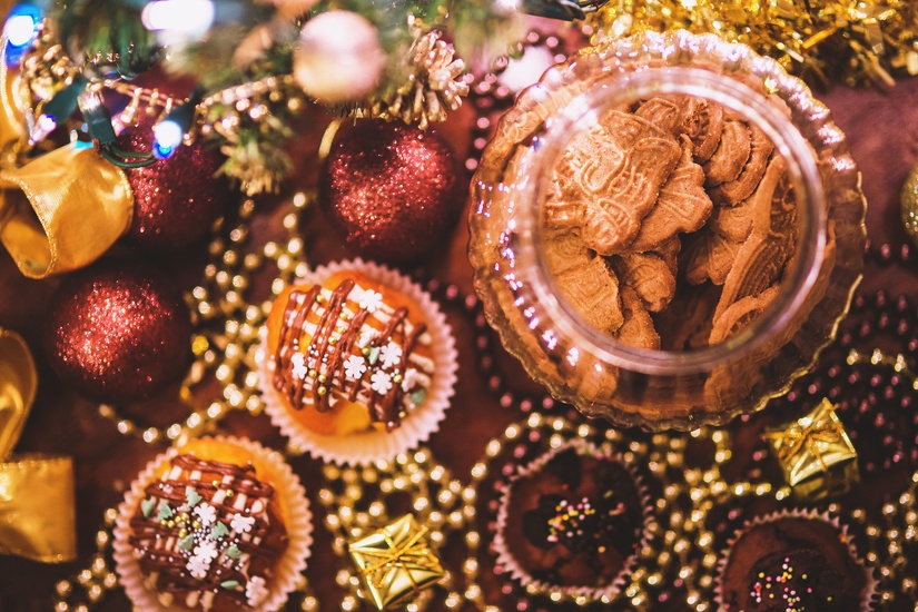 10 Simple Tips for Healthy Eating and Indulging this Holiday Season  |  Healthy Eating Tips from The Cabinet Store + Culina Design Twin Cities MN
